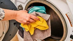 Jeden produkt zo supermarketu – a chlpy sa po praní prestanú lepiť na oblečení