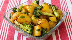 Krémová brokolica a zemiaky na jednej panvici: rýchly obed, ktorý vždy funguje