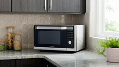 Je mikrovlnka naozaj nebezpečná? Jednoduché vysvetlenie bez mýtov