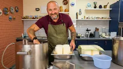 Domáci syr bez frustrácie: 4 najčastejšie chyby začiatočníkov a čo skutočne pomáha