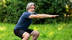 Aká hlboká má byť hĺbka drepu, aby si reálne silnel a neklamal si číslami